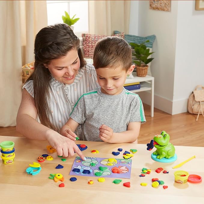 Play-Doh Frog ‘n Colors Starter Set, 4 Colors & Playmat, Frog Toy Playset, Easter Gifts for Boys & Girls, Preschool Toys, Kids Arts & Crafts, Ages 3+