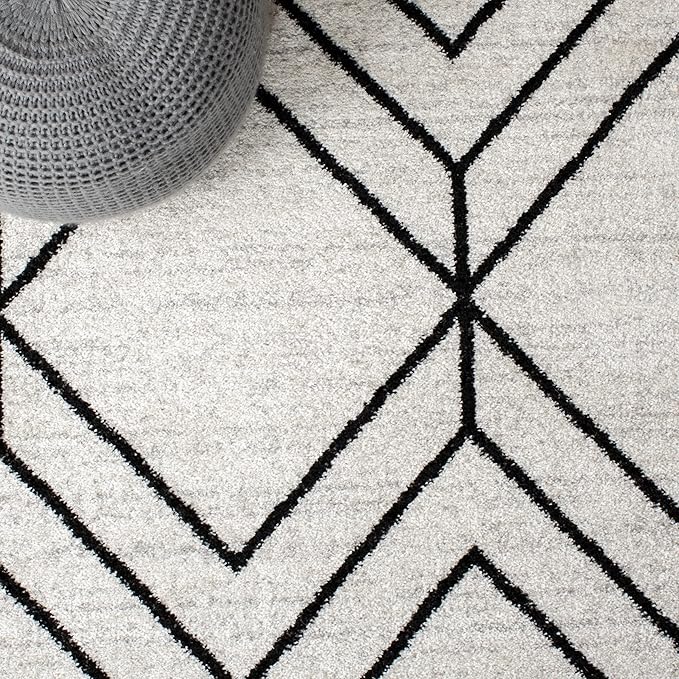 SAFAVIEH Adirondack Collection Runner Rug - 2'6" x 12', Light Grey & Black, Modern Geometric Design, Non-Shedding & Easy Care, Ideal for High Traffic Areas in Living Room, Bedroom (ADR241F)