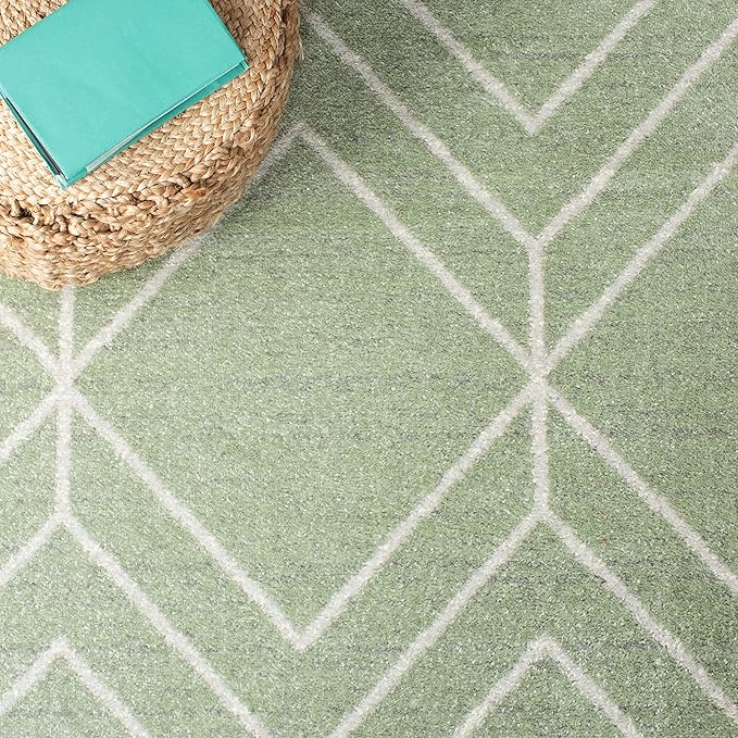 SAFAVIEH Adirondack Collection Runner Rug - 2'6" x 6', Sage & Ivory, Modern Geometric Design, Non-Shedding & Easy Care, Ideal for High Traffic Areas in Living Room, Bedroom (ADR241Y)