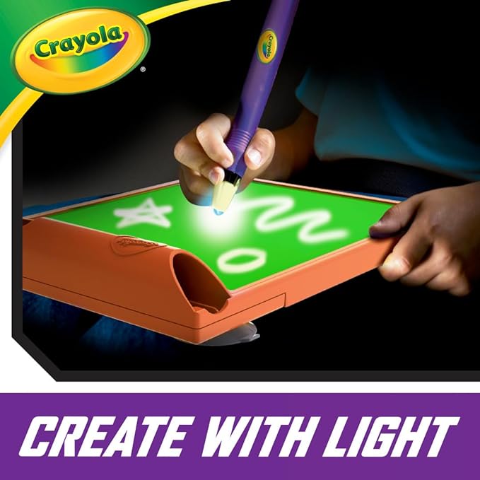 Crayola Travel Glow Art Studio, Glow in The Dark Toys, Kids Gifts for Girls and Boys, Ages 6, 7, 8, 9