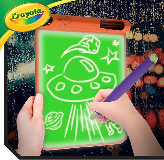 Crayola Travel Glow Art Studio, Glow in The Dark Toys, Kids Gifts for Girls and Boys, Ages 6, 7, 8, 9