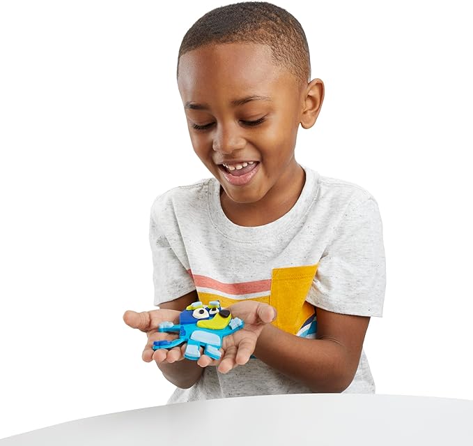 Play-Doh Bluey Make 'n Mash Costumes Playset for Kids 3 Years and Up with 11 Cans of Modeling Compound, Non-Toxic