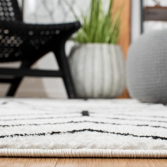 SAFAVIEH Adirondack Collection Runner Rug - 2'6" x 12', Light Grey & Black, Modern Geometric Design, Non-Shedding & Easy Care, Ideal for High Traffic Areas in Living Room, Bedroom (ADR241F)
