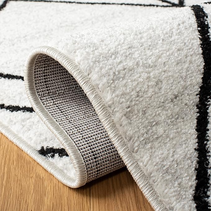 SAFAVIEH Adirondack Collection Accent Rug - 4' x 6', Light Grey & Black, Modern Geometric Design, Non-Shedding & Easy Care, Ideal for High Traffic Areas in Entryway, Living Room, Bedroom (ADR241F)