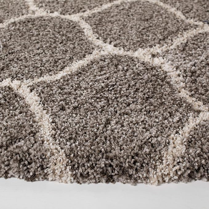 SAFAVIEH Hudson Shag Collection 5' Round Grey/Ivory SGH280B Moroccan Ogee Trellis Non-Shedding Living Room Bedroom Dining Room Entryway Plush 2-inch Thick Area Rug