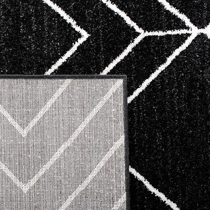 SAFAVIEH Adirondack Collection Accent Rug - 3' x 5', Black & Ivory, Modern Geometric Design, Non-Shedding & Easy Care, Ideal for High Traffic Areas in Entryway, Living Room, Bedroom (ADR241Z)